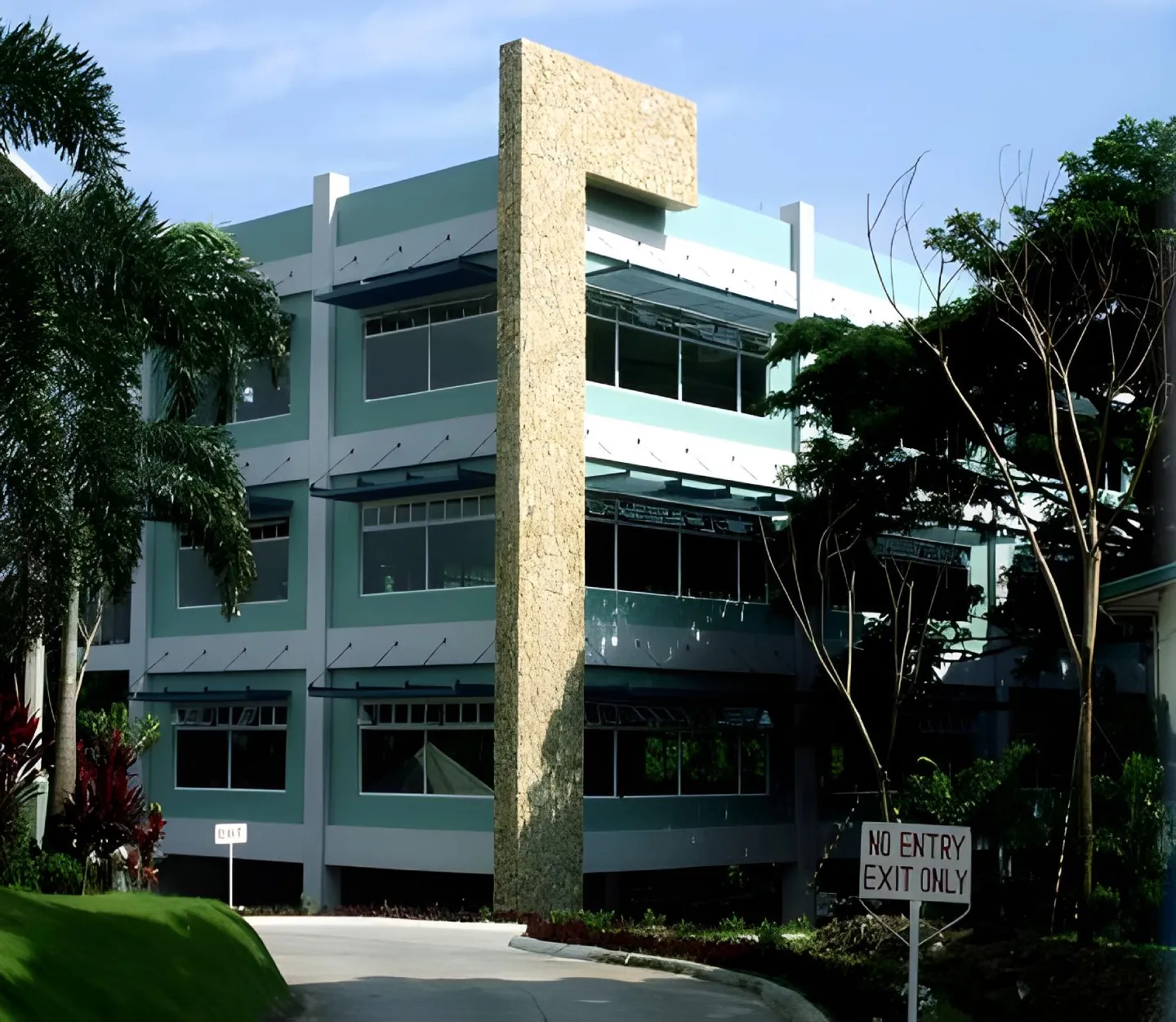 De La Salle Library - Institutional Construction, Greserr Contractors & Builders Inc. (GCBI)